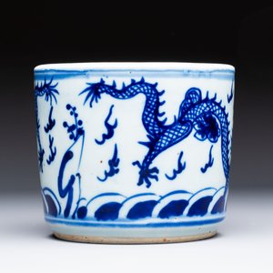 A varied collection of nine Chinese blue, white and famille rose wares, Kangxi and later — 照片 10