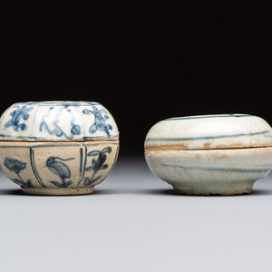 A varied collection of seven Chinese and Japanese blue and white wares, 16/18th C. — foto 2