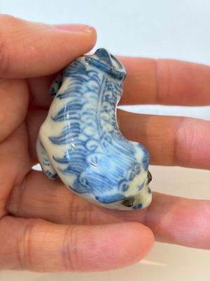 A varied collection of seven Chinese blue and white wares, Chenghua marks, 19th C. — photo 18