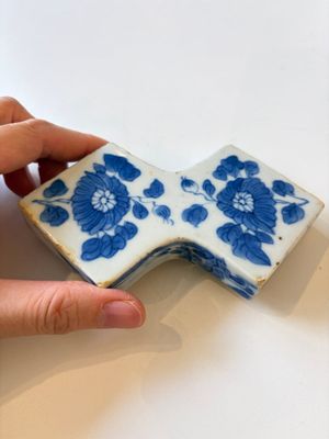 A varied collection of seven Chinese blue and white wares, Chenghua marks, 19th C. — photo 2