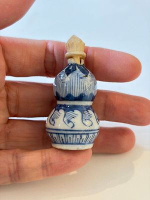 A varied collection of seven Chinese blue and white wares, Chenghua marks, 19th C. — photo 26