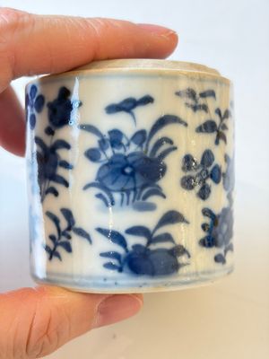 A varied collection of seven Chinese blue and white wares, Chenghua marks, 19th C. — photo 46