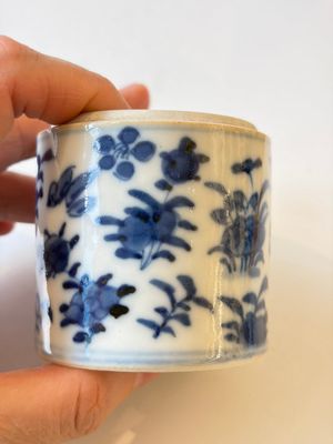 A varied collection of seven Chinese blue and white wares, Chenghua marks, 19th C. — photo 49