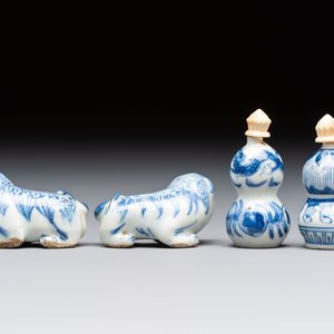 A varied collection of seven Chinese blue and white wares, Chenghua marks, 19th C. — photo 4