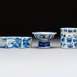 A varied collection of seven Chinese blue and white wares, Chenghua marks, 19th C. — photo 8