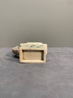 A varied collection of seven Chinese famille rose, verte and monochrome wares, 19th C. — photo 12