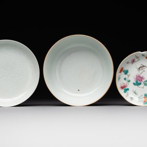 A varied collection of seven Chinese famille rose, verte and monochrome wares, 19th C. — photo 11