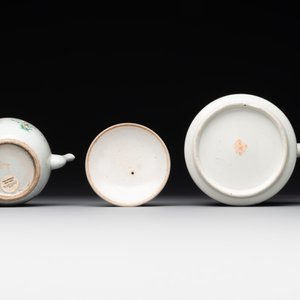 A varied collection of seven Chinese famille rose, verte and monochrome wares, 19th C. — photo 10
