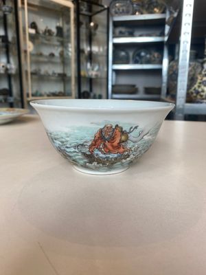 A varied collection of six Chinese blue, white, famille rose and iron-red wares, 19/20th C. — photo 28