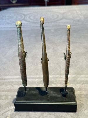 A varied collection of six Chinese bronze belt hooks, Warring States period and Western Han — photo 26