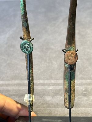 A varied collection of six Chinese bronze belt hooks, Warring States period and Western Han — photo 35