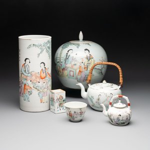 A varied collection of six Chinese famille rose wares, signed Hong Yishun 洪義順 and Luo Yongda 羅永發, Guangxu mark, 19/20th C. — foto 1