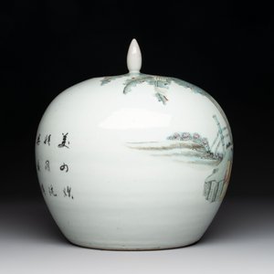 A varied collection of six Chinese famille rose wares, signed Hong Yishun 洪義順 and Luo Yongda 羅永發, Guangxu mark, 19/20th C. — foto 11