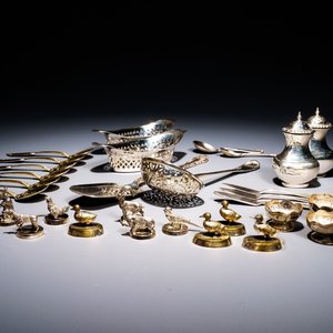 A varied collection of small silverware and ten silver-plated menu stands, 19/20th C. — photo 1