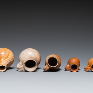 A varied collection of stoneware, tiles and related publications, 14th C. and later — 照片 12