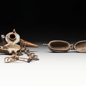 A varied collection of ten Indian bronze objects, 19/20th C. — foto 14