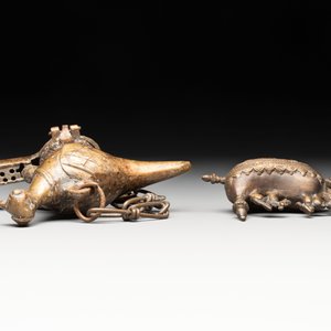 A varied collection of ten Indian bronze objects, 19/20th C. — foto 16