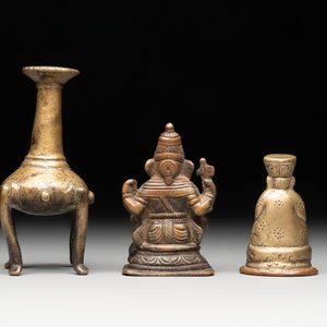 A varied collection of ten Indian bronze objects, 19/20th C. — foto 22