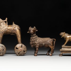 A varied collection of ten Indian bronze objects, 19/20th C. — foto 4