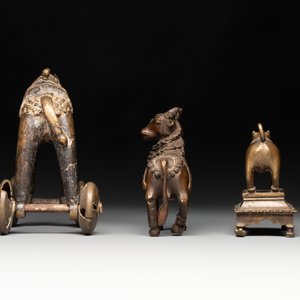 A varied collection of ten Indian bronze objects, 19/20th C. — foto 5