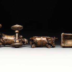 A varied collection of ten Indian bronze objects, 19/20th C. — foto 9