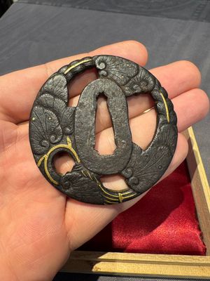 A varied collection of ten Japanese iron tsuba, Edo — 照片 11