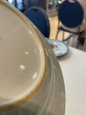 A varied collection of thirteen Chinese blue and white, Imari-style, famille rose and famille verte plates, Kangxi/Qianlong — 照片 24