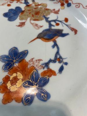 A varied collection of thirteen Chinese blue and white, Imari-style, famille rose and famille verte plates, Kangxi/Qianlong — 照片 7