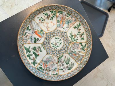 A varied collection of thirteen pieces Chinese famille rose and verte porcelain, 19th C. — 照片 20