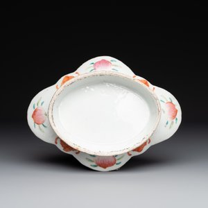 A varied collection of thirteen pieces Chinese famille rose and verte porcelain, 19th C. — 照片 13