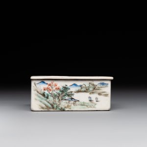A varied collection of thirteen pieces Chinese famille rose and verte porcelain, 19th C. — 照片 18