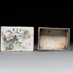 A varied collection of thirteen pieces Chinese famille rose and verte porcelain, 19th C. — 照片 22