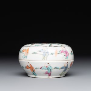 A varied collection of thirteen pieces Chinese famille rose and verte porcelain, 19th C. — 照片 33
