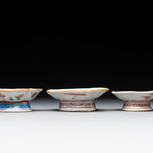 A varied collection of thirteen pieces Chinese famille rose and verte porcelain, 19th C. — 照片 6
