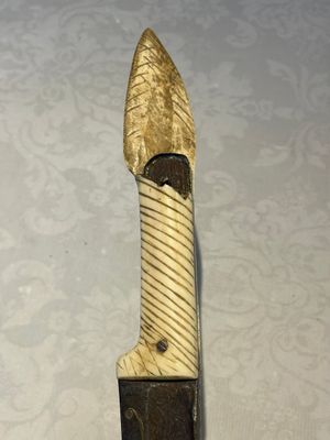A varied collection of two daggers, two swords and forearm protection, India and Turkey, 19th C. — foto 17