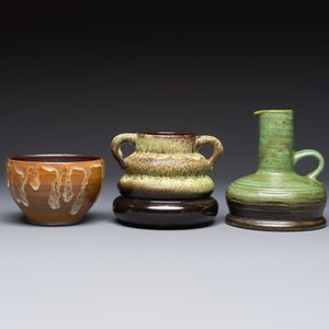 A varied group of 12 glazed pottery wares, 20th C. — photo 3