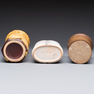 A varied group of 12 glazed pottery wares, 20th C. — photo 49