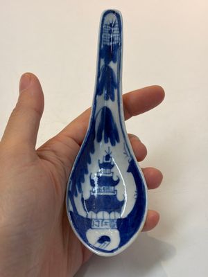 A varied group of 15 Chinese blue and white wares, 18th C. and later — 照片 64