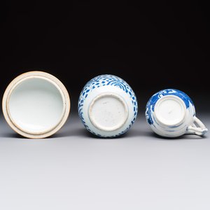 A varied group of 15 Chinese blue and white wares, 18th C. and later — 照片 15