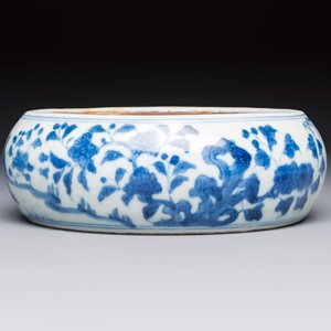 A varied group of 15 Chinese blue and white wares, 18th C. and later — 照片 3