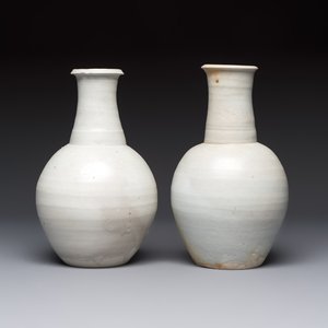 A varied group of five Chinese monochrome wares, Song/Yuan — 照片 2