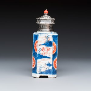 A varied group of seven Chinese blue, white, famille rose and Imari-style tea bowls and saucers, and an Imari-style tea caddy — photo 5