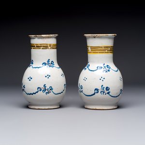 A varied group of six blue, white and polychrome Brussels faience jugs, 18th C. — photo 16