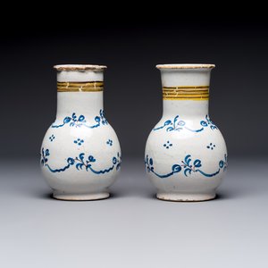 A varied group of six blue, white and polychrome Brussels faience jugs, 18th C. — photo 18
