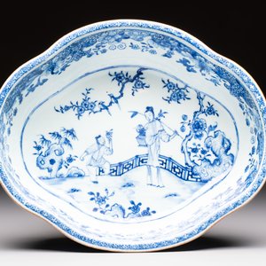 A varied group of ten Chinese blue, white and famille rose wares, Yongzheng/Qianlong — photo 20