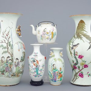 A varied lot of Chinese famille rose porcelain, 19/20th C. — photo 1