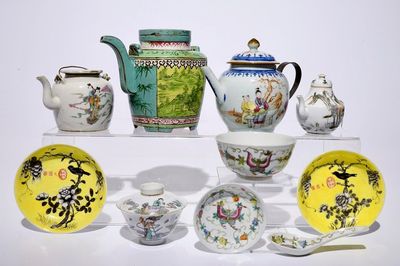 A varied lot of Chinese famille rose, Yixing and qianjiang cai porcelain, 18/20th C.