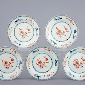 A varied lot of Chinese porcelain, 18/19th C. — photo 16