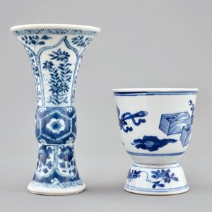 A varied selection of Chinese blue and white and famille rose wares, Wanli, Kangxi and later — photo 16