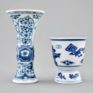 A varied selection of Chinese blue and white and famille rose wares, Wanli, Kangxi and later — photo 17